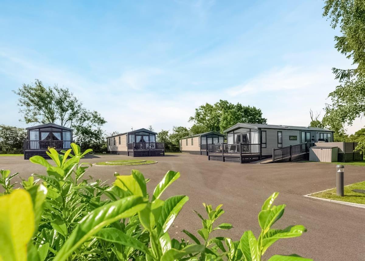 ホテル Green Meadows Country Park Harker エクステリア 写真